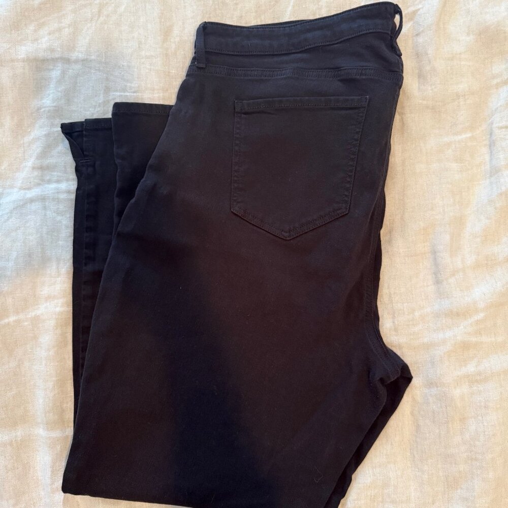 NYDJ Shape Crop Jeans In Curves 360 Denim With Kick Flare